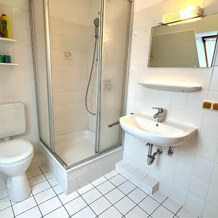 7031 Ganterhals Apartment *